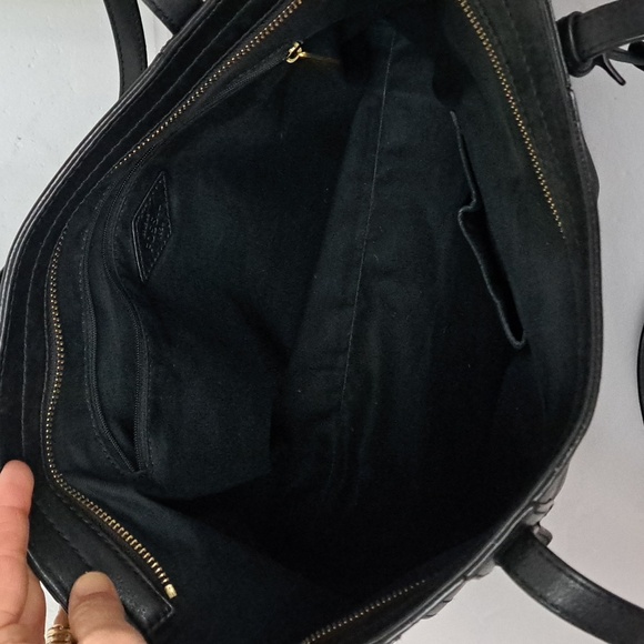 Fossil Medium Large Black Leather Tote Zip Top Brass Key Tassel - Picture 8 of 16